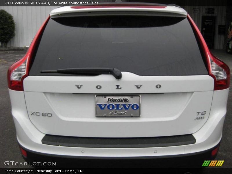 Ice White / Sandstone Beige 2011 Volvo XC60 T6 AWD