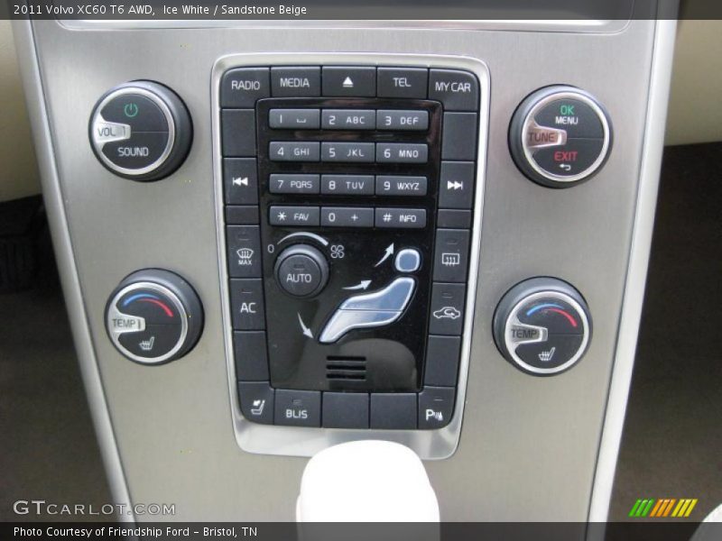 Controls of 2011 XC60 T6 AWD