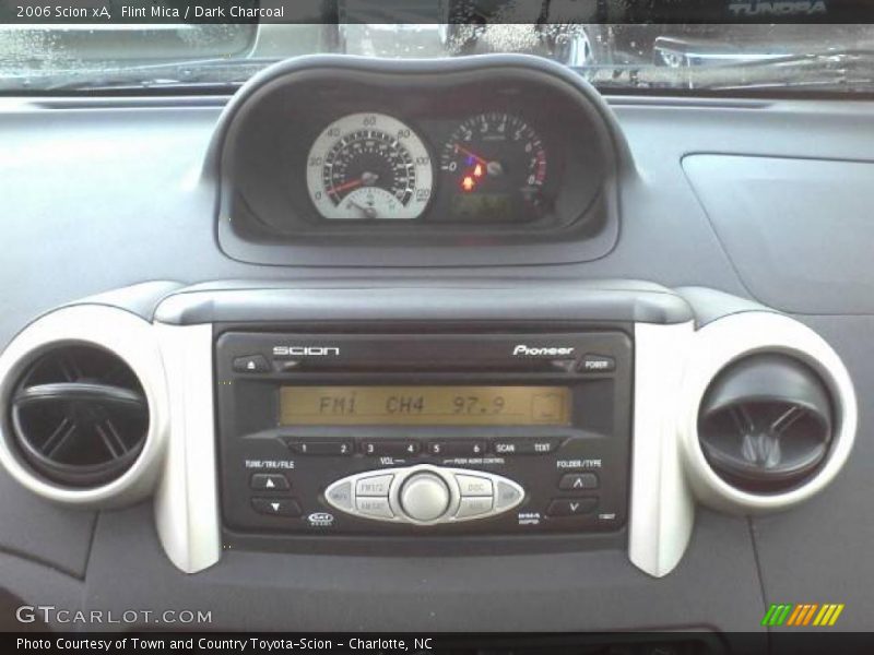 Flint Mica / Dark Charcoal 2006 Scion xA