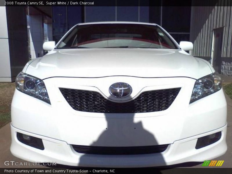 Super White / Dark Charcoal 2008 Toyota Camry SE