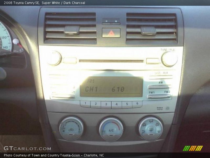 Super White / Dark Charcoal 2008 Toyota Camry SE
