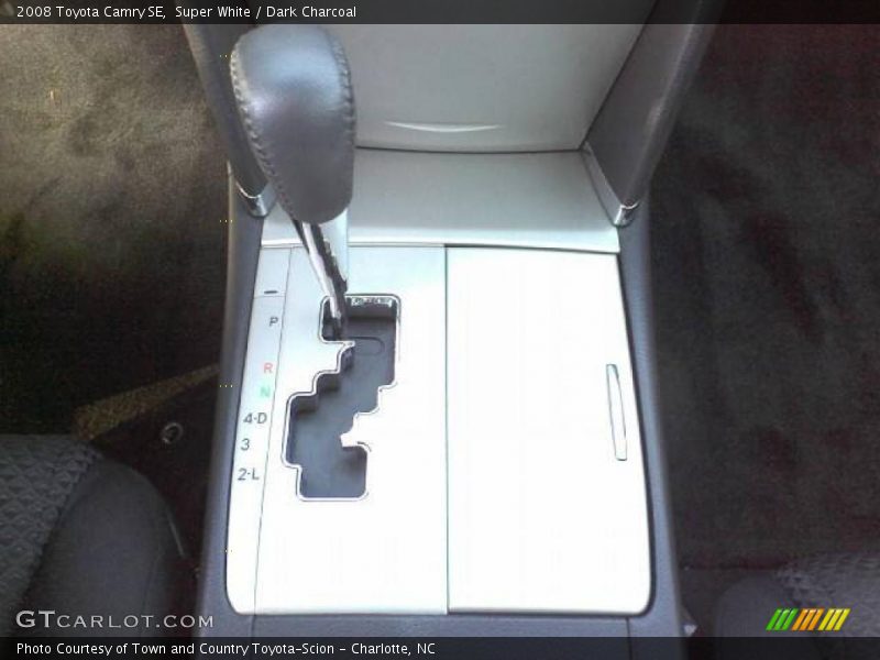 Super White / Dark Charcoal 2008 Toyota Camry SE