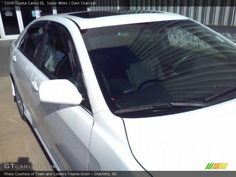 Super White / Dark Charcoal 2008 Toyota Camry SE