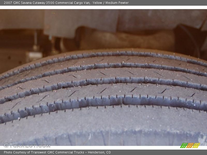 Yellow / Medium Pewter 2007 GMC Savana Cutaway 3500 Commercial Cargo Van