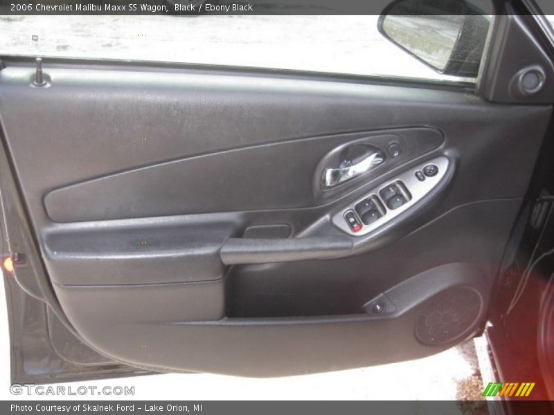 Door Panel of 2006 Malibu Maxx SS Wagon