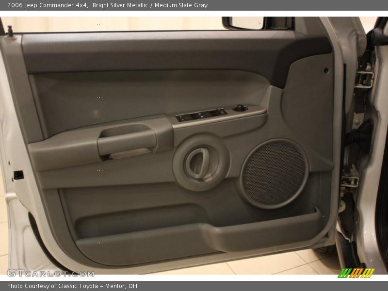 Bright Silver Metallic / Medium Slate Gray 2006 Jeep Commander 4x4