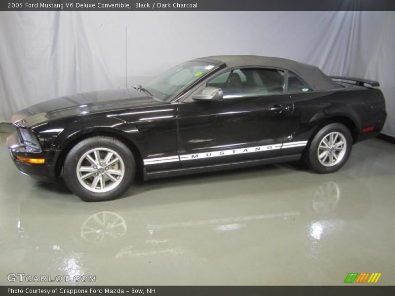 Black / Dark Charcoal 2005 Ford Mustang V6 Deluxe Convertible