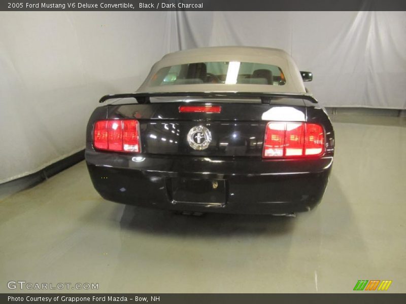 Black / Dark Charcoal 2005 Ford Mustang V6 Deluxe Convertible