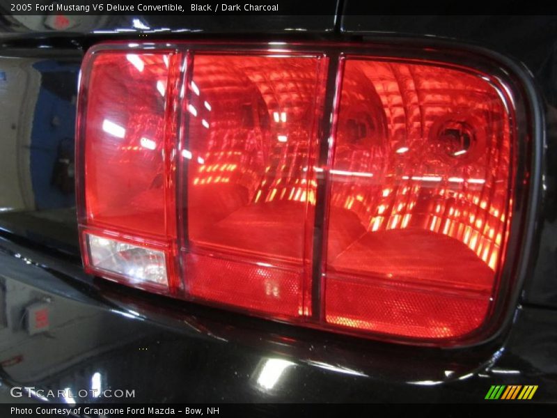 Black / Dark Charcoal 2005 Ford Mustang V6 Deluxe Convertible
