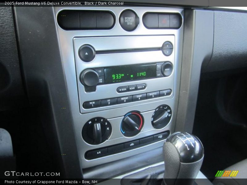 Black / Dark Charcoal 2005 Ford Mustang V6 Deluxe Convertible