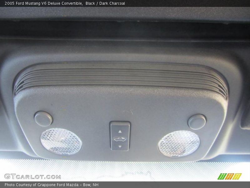 Black / Dark Charcoal 2005 Ford Mustang V6 Deluxe Convertible