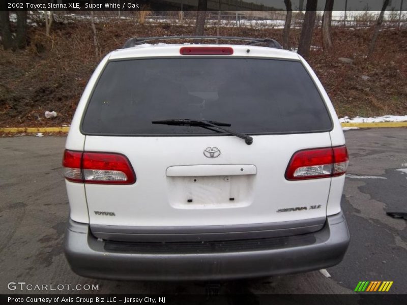 Super White / Oak 2002 Toyota Sienna XLE