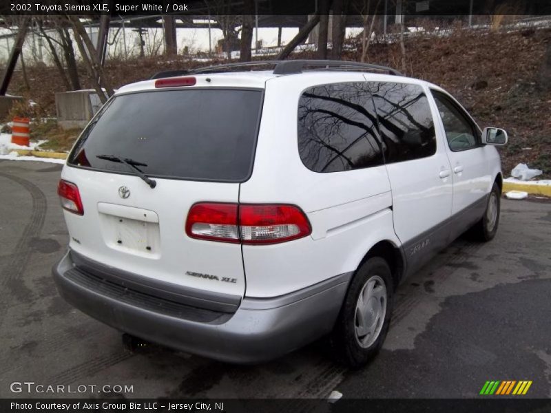 Super White / Oak 2002 Toyota Sienna XLE
