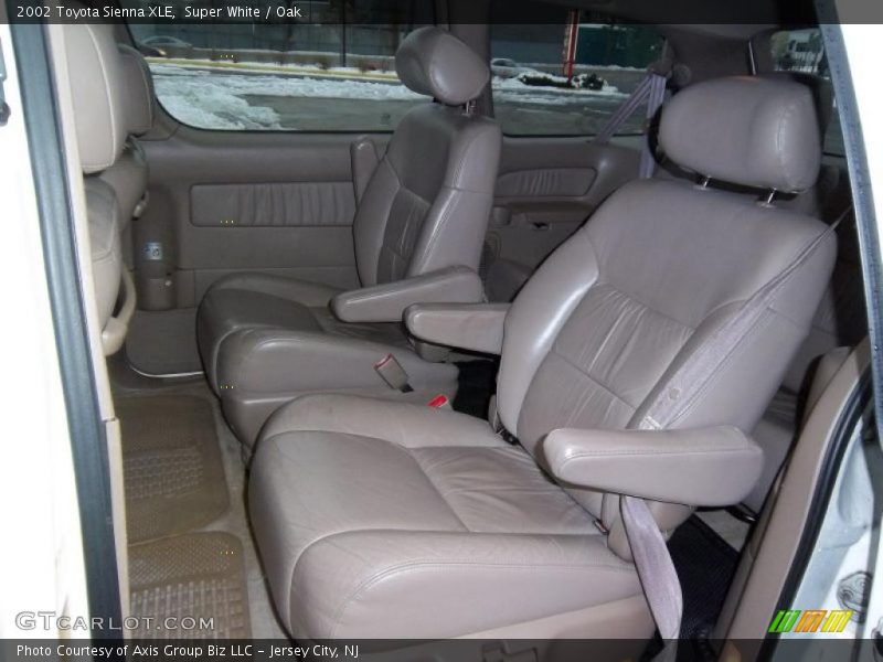 Super White / Oak 2002 Toyota Sienna XLE