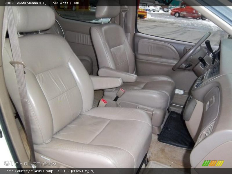 Super White / Oak 2002 Toyota Sienna XLE