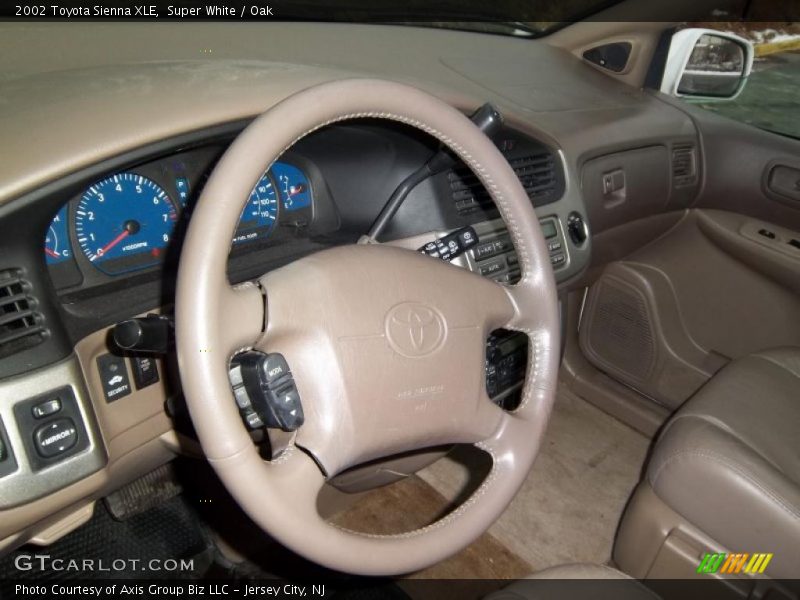 Super White / Oak 2002 Toyota Sienna XLE