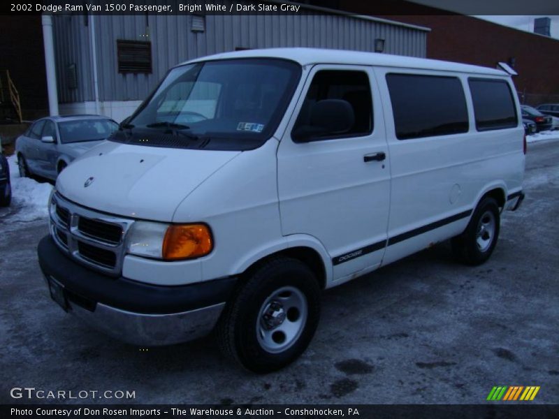 Front 3/4 View of 2002 Ram Van 1500 Passenger