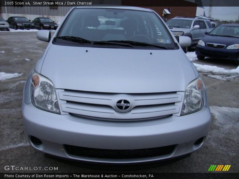 Silver Streak Mica / Dark Charcoal 2005 Scion xA