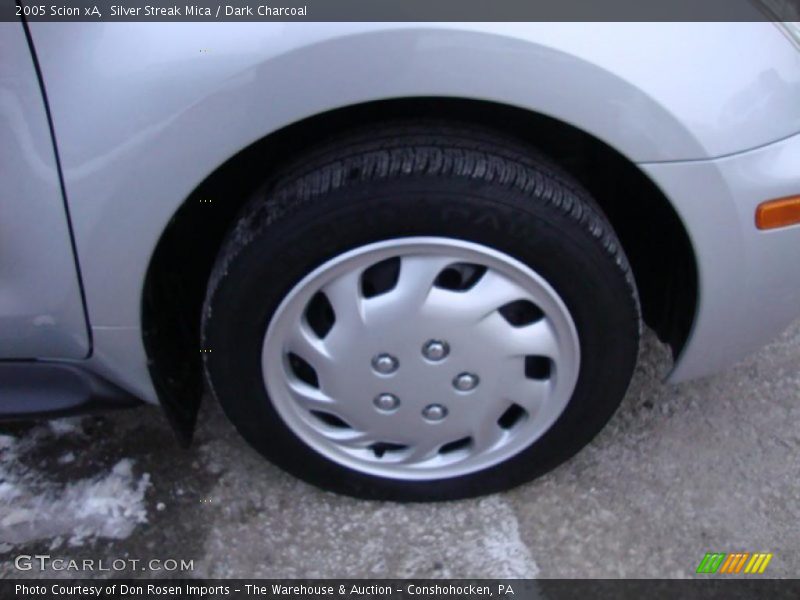 Silver Streak Mica / Dark Charcoal 2005 Scion xA