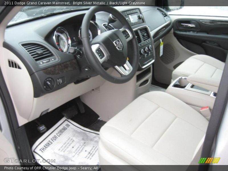  2011 Grand Caravan Mainstreet Black/Light Graystone Interior