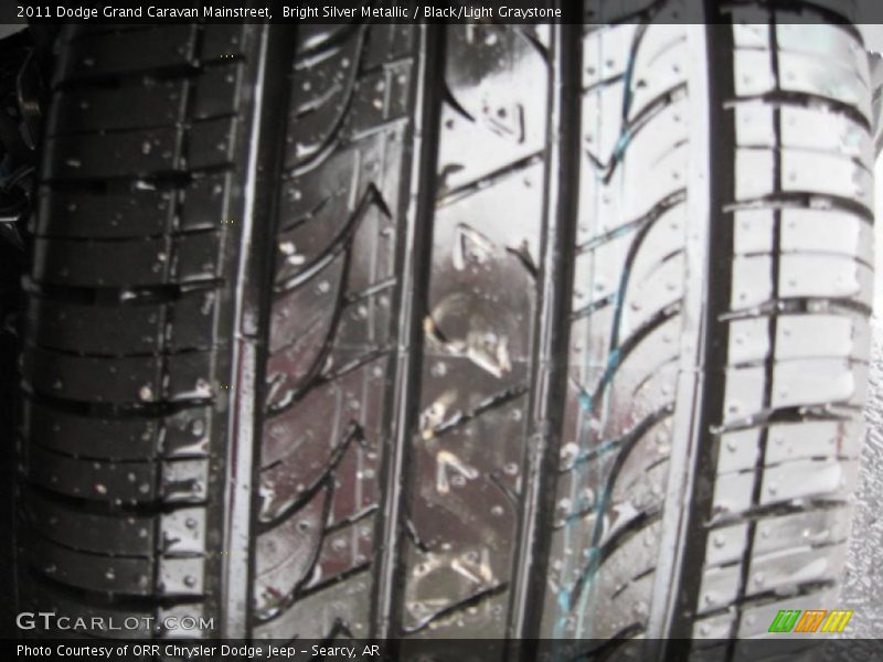 Bright Silver Metallic / Black/Light Graystone 2011 Dodge Grand Caravan Mainstreet