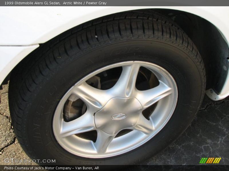 Arctic White / Pewter Gray 1999 Oldsmobile Alero GL Sedan