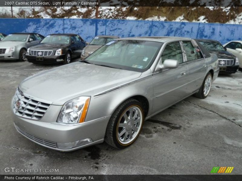 Light Platinum / Cashmere 2007 Cadillac DTS Sedan