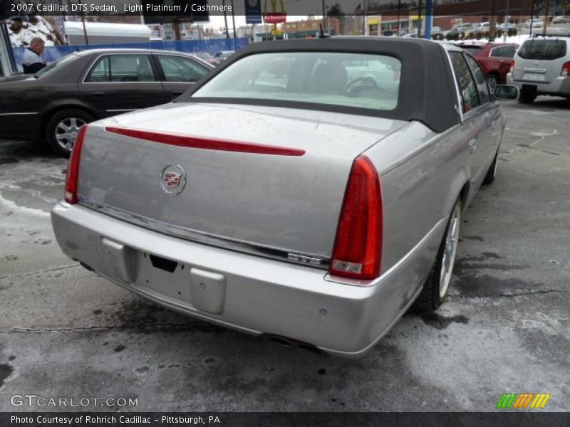 Light Platinum / Cashmere 2007 Cadillac DTS Sedan