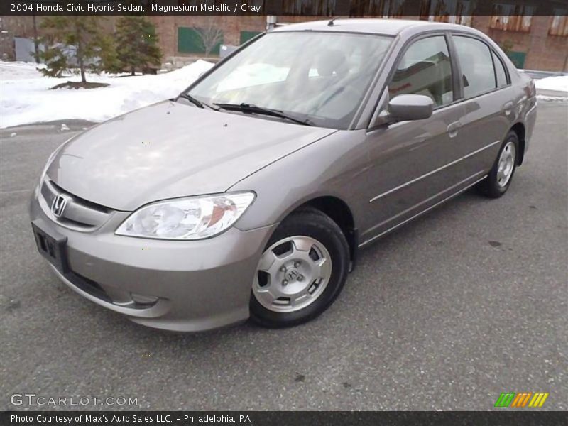 Front 3/4 View of 2004 Civic Hybrid Sedan