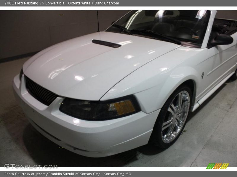 Oxford White / Dark Charcoal 2001 Ford Mustang V6 Convertible
