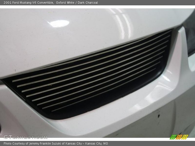 Oxford White / Dark Charcoal 2001 Ford Mustang V6 Convertible
