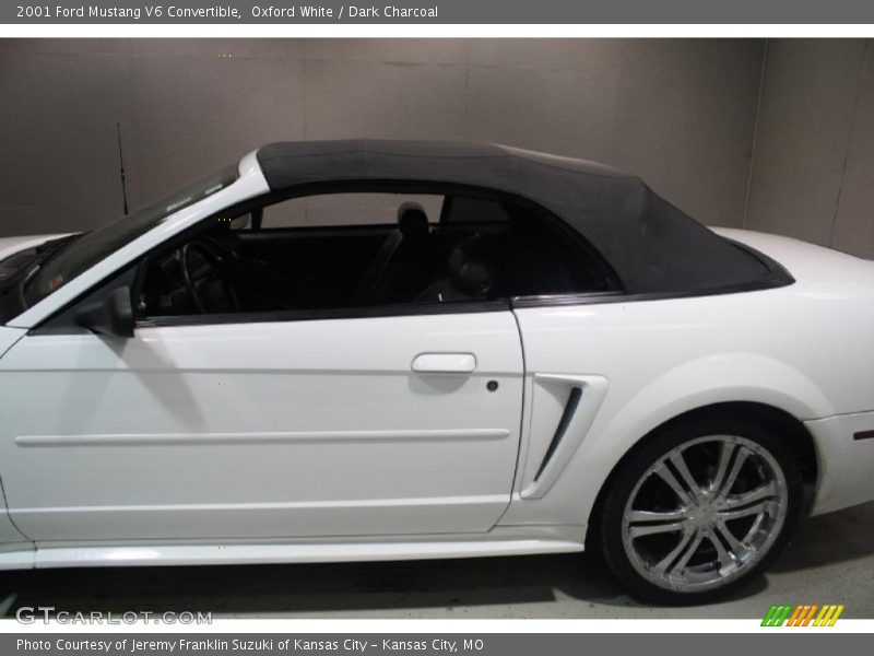 Oxford White / Dark Charcoal 2001 Ford Mustang V6 Convertible