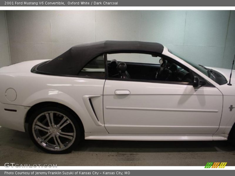 Oxford White / Dark Charcoal 2001 Ford Mustang V6 Convertible