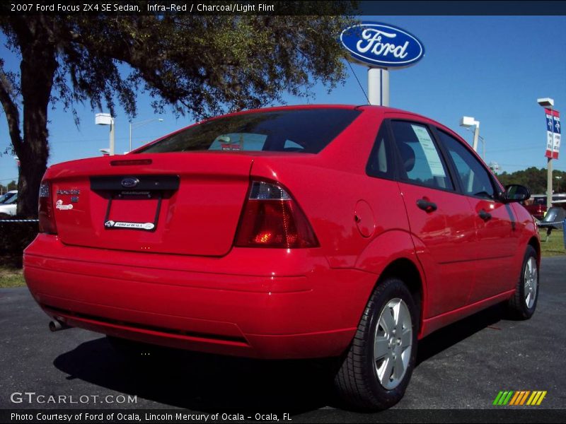 Infra-Red / Charcoal/Light Flint 2007 Ford Focus ZX4 SE Sedan