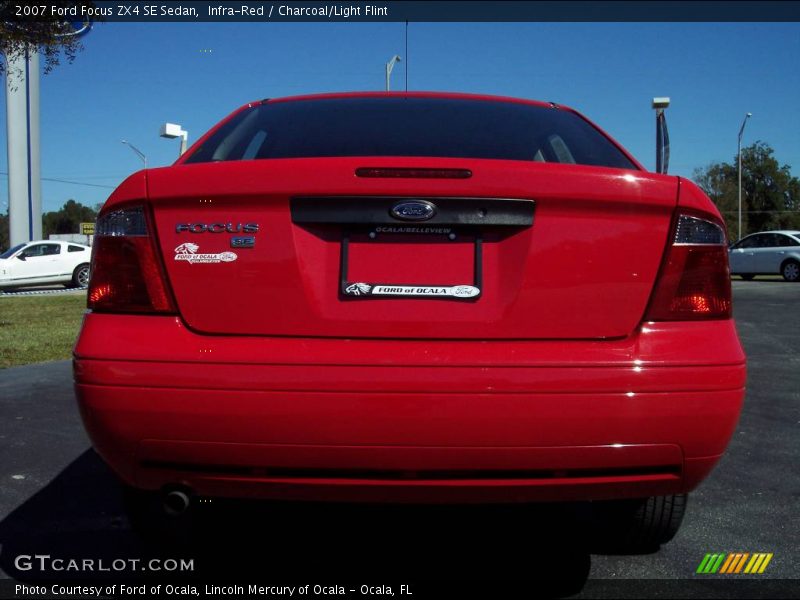 Infra-Red / Charcoal/Light Flint 2007 Ford Focus ZX4 SE Sedan