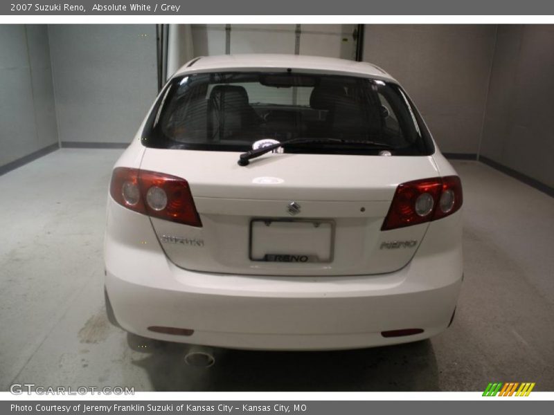 Absolute White / Grey 2007 Suzuki Reno