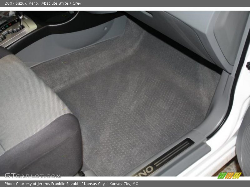 Absolute White / Grey 2007 Suzuki Reno