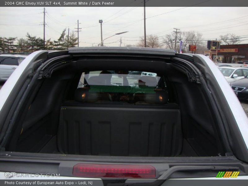 Summit White / Dark Pewter 2004 GMC Envoy XUV SLT 4x4