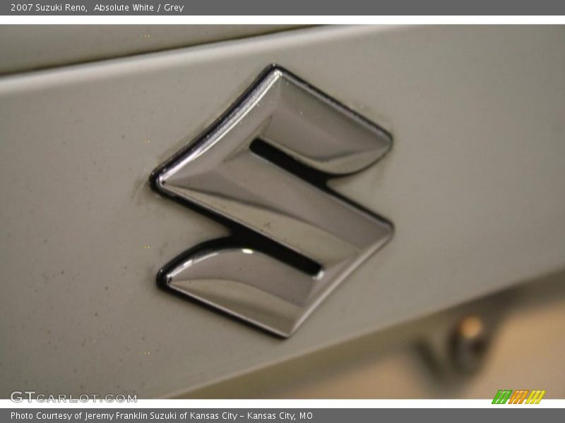 Absolute White / Grey 2007 Suzuki Reno