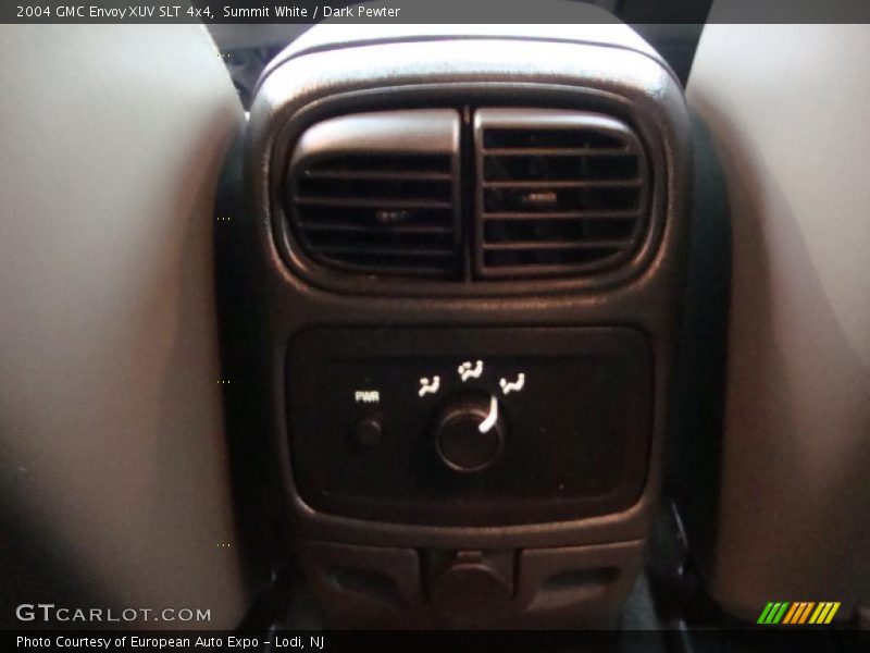 Summit White / Dark Pewter 2004 GMC Envoy XUV SLT 4x4