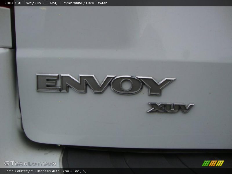 Summit White / Dark Pewter 2004 GMC Envoy XUV SLT 4x4