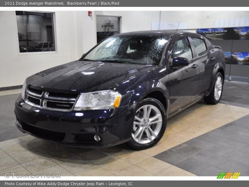Front 3/4 View of 2011 Avenger Mainstreet