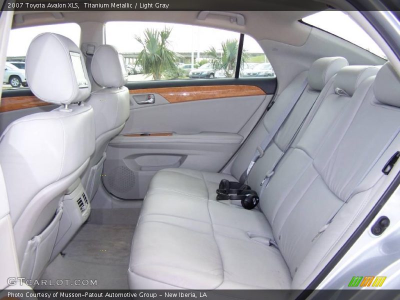 Titanium Metallic / Light Gray 2007 Toyota Avalon XLS