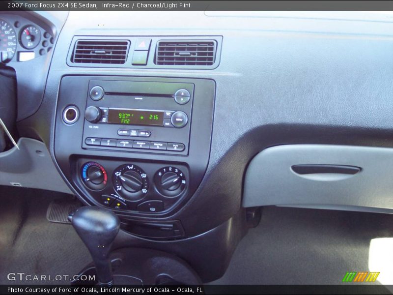 Infra-Red / Charcoal/Light Flint 2007 Ford Focus ZX4 SE Sedan