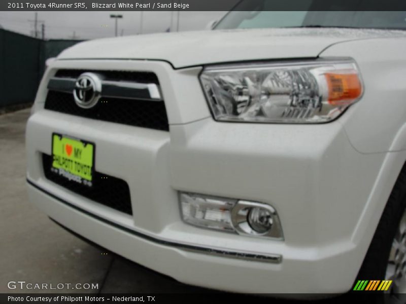Blizzard White Pearl / Sand Beige 2011 Toyota 4Runner SR5