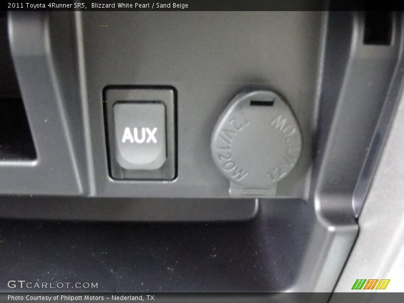 Blizzard White Pearl / Sand Beige 2011 Toyota 4Runner SR5