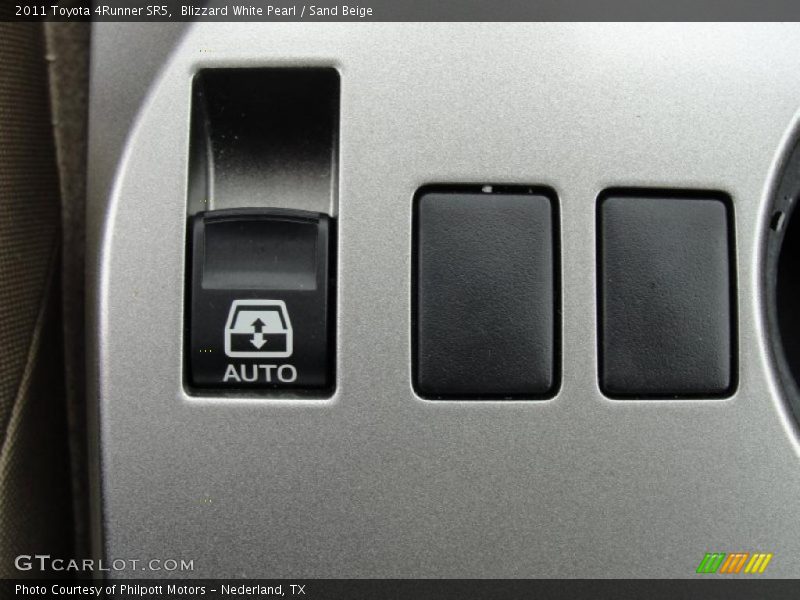 Blizzard White Pearl / Sand Beige 2011 Toyota 4Runner SR5