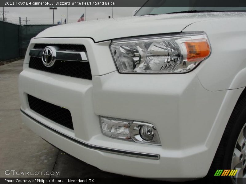 Blizzard White Pearl / Sand Beige 2011 Toyota 4Runner SR5