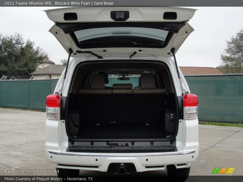 Blizzard White Pearl / Sand Beige 2011 Toyota 4Runner SR5