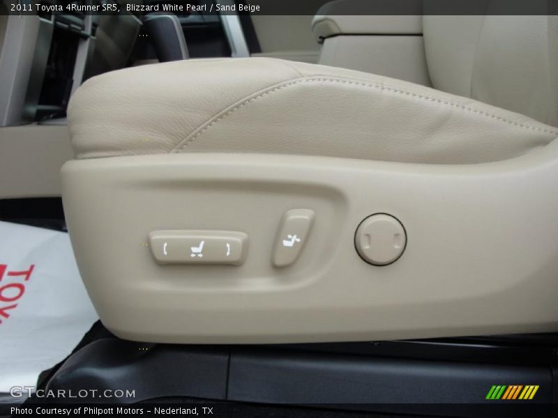 Blizzard White Pearl / Sand Beige 2011 Toyota 4Runner SR5
